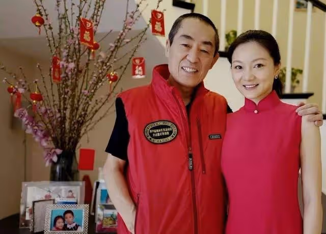 不被看好的11對老夫少妻,年齡差距一個比一個大,有人辦2億婚禮