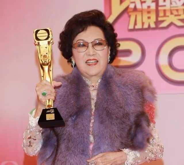 2021年離世的10位港星,有人年僅31歲,有人患癌後遭親戚拋棄