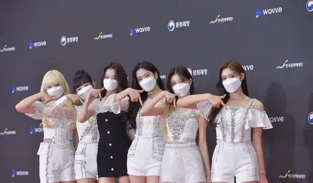 新人女團差別對待成員？步入BLACKPINK後塵；智秀為何能被選為女主？