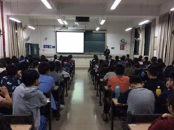 姑娘拿15萬彩禮給弟買房,如今男友退婚,姑娘:同居三年不退彩禮