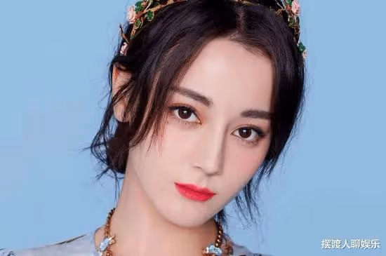 長相精緻獨特的迪麗熱巴拍戲敢打敢拼，敬業努力！