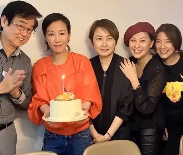 香港著名短髮女神將復出,身材消瘦不到80斤,與同性密友傳緋聞