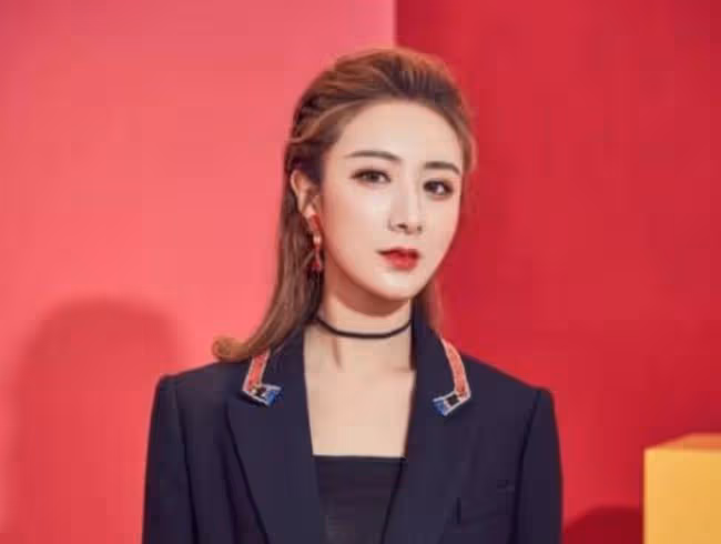 曝主播一哥補稅17億逃過一劫,薇婭道歉後李佳琦急回應:一切正常