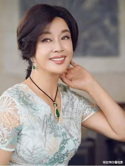 川渝多出美人,8位重慶女星,長得美演技好,甩流量小花幾條街