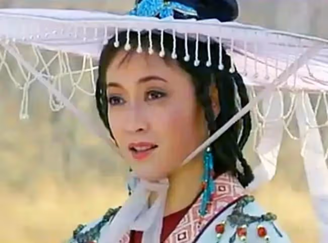 《甘十九妹》女主楊潞近況,移居國外生活滋潤,16歲兒子身材挺拔