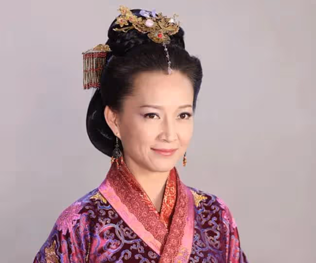 《甘十九妹》女主楊潞近況,移居國外生活滋潤,16歲兒子身材挺拔