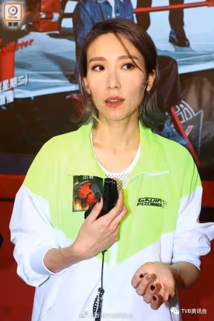 鍾嘉欣手袋印仔女相！姚子羚為代入角色幻想陳豪是老公