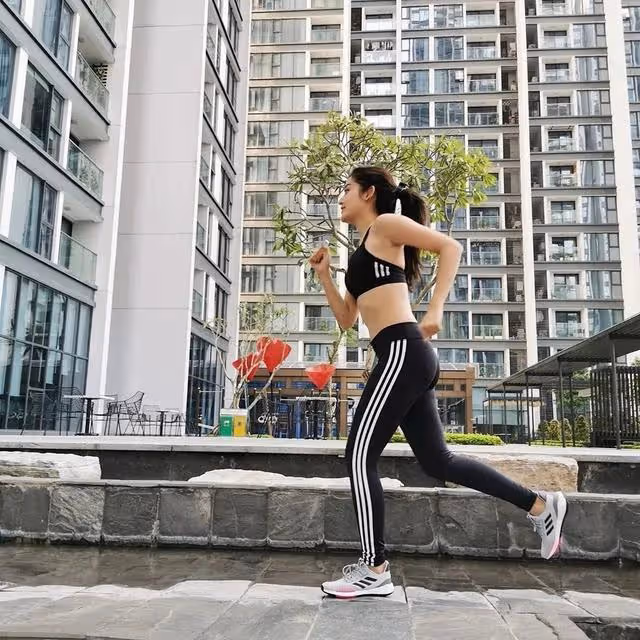 越南第一美女憑藉完美腰臀比例,成為新一代的「宅男殺手」