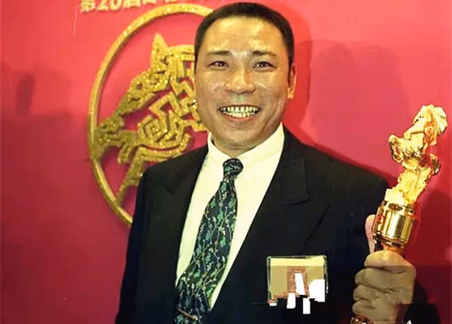 80歲老戲骨去世留千萬遺產,2位好友曝其有私生子,家屬堅稱沒有