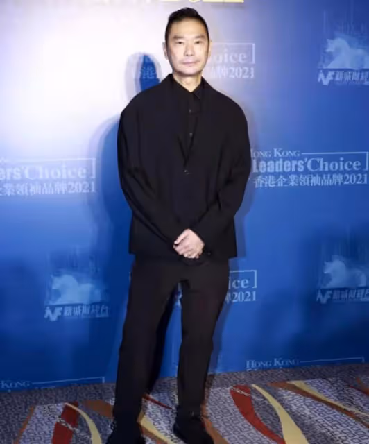 曾兩度患癌!香港知名主持靠同性伴侶戰勝病魔,倆姐姐也確診患癌