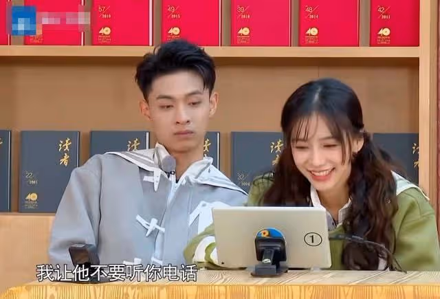 Baby帶兒子參加好友生日宴,膚白貌美占C位,4歲小海綿潮男范十足