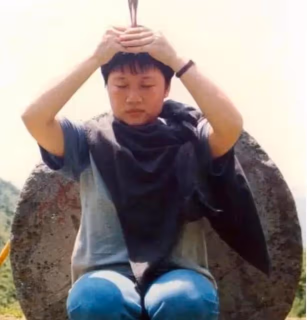還記得那個唱《青藏高原》的李娜?削髮為尼出家的背後究竟為何?