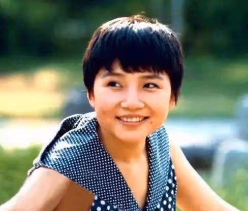 還記得那個唱《青藏高原》的李娜?削髮為尼出家的背後究竟為何?