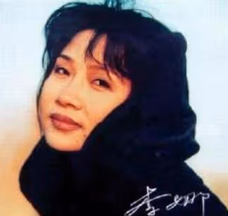 還記得那個唱《青藏高原》的李娜?削髮為尼出家的背後究竟為何?
