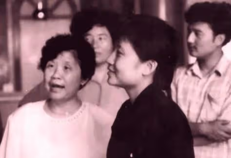 還記得那個唱《青藏高原》的李娜?削髮為尼出家的背後究竟為何?