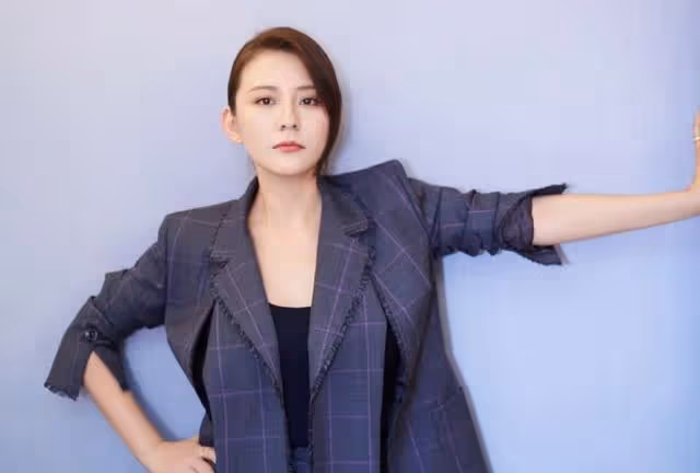 未婚生女父親成謎,盡全力復出錯失大獎,她狀告網友二審直接敗訴