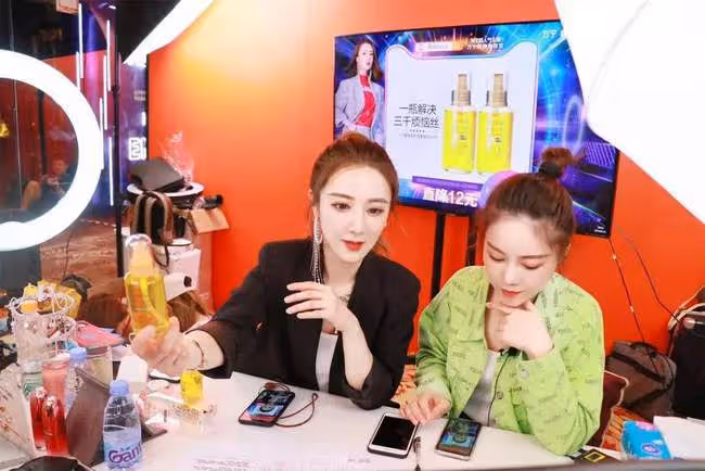 薇婭逃稅13.41億,這張美麗的外表下,藏了一顆無比貪婪的心