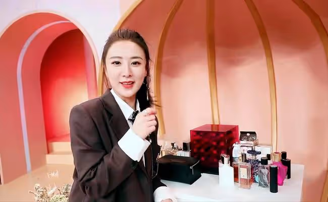薇婭逃稅13.41億,這張美麗的外表下,藏了一顆無比貪婪的心
