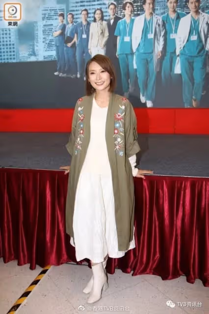 不後悔曾離開TVB！「英皇一姐」周家怡捉緊所有機會