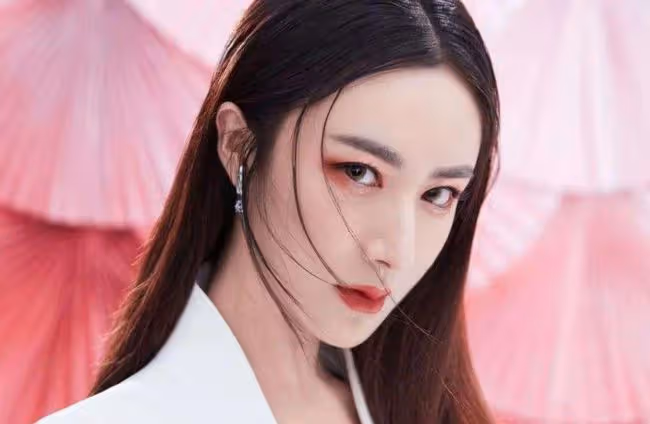 薇婭逃稅13.41億，這張美麗的外表下，藏了一顆無比貪婪的心
