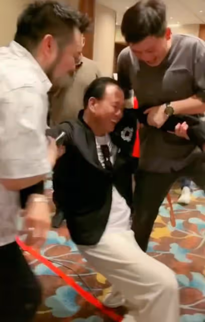 64歲萬梓良自曝身體勞累,正在做理療!疾病纏身仍拚命拍戲跑商演