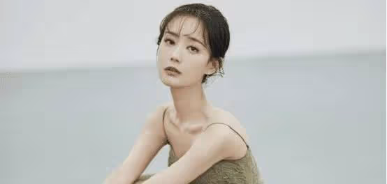 「最扶不起」的女主角,眾多男神給她當陪練,結果還是紅不起來