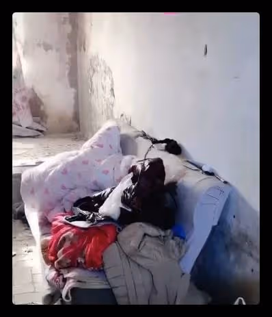 秦腔名角乞討7年,因被騙錢財精神失常,拋夫棄子後獨住前婆婆家