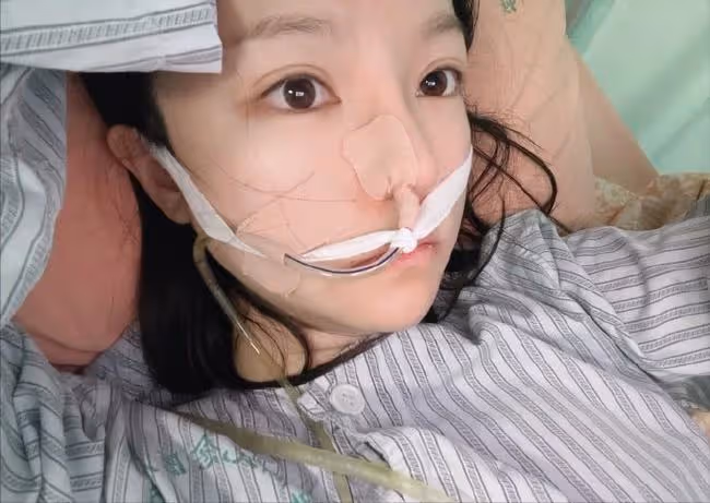 千萬粉網紅吃外賣戳破食管,肺部感染做三次手術,出院時仍插胃管