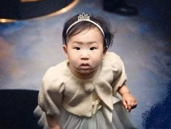 金喜善因女兒丑被質疑整容,稱五官張開就好了,11年後卻被打臉