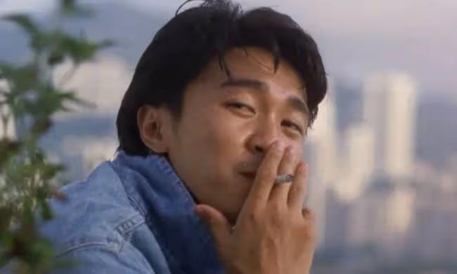 周星馳為何至今單身?和朱茵毫無關係,真正原因是已經去世的她