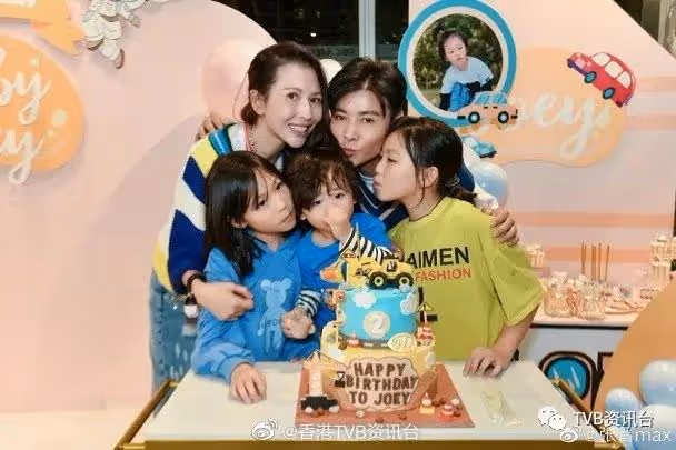 姚子羚剪走長發化身女強人！張晉曬全家福慶細仔2歲生日