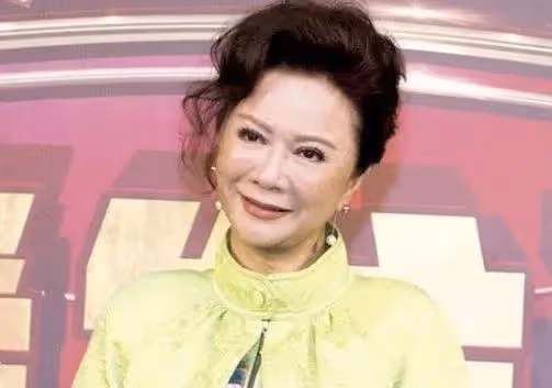 她是國家一級演員,從萬人捧到萬人踩,今臉部僵硬不敢認,她是誰?