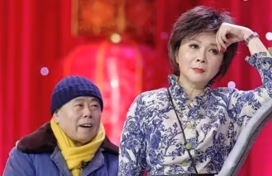 她是國家一級演員,從萬人捧到萬人踩,今臉部僵硬不敢認,她是誰?