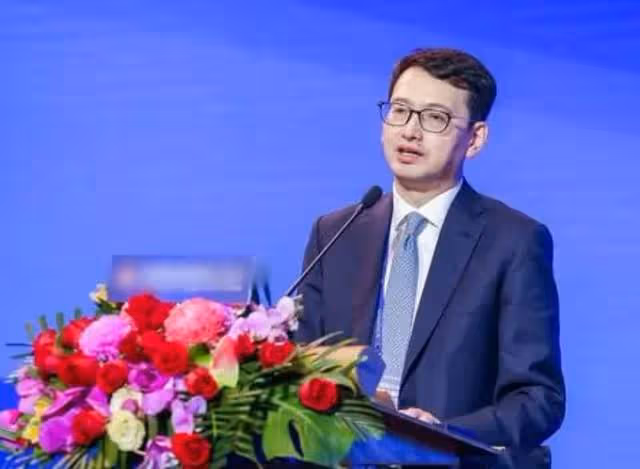 毛阿敏老公離世3天後,外甥劉洋正式接管萬億集團,發聲明引熱議