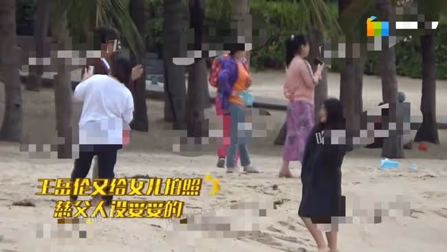 王岳倫攜女兒歡樂度假，12歲王詩齡身高驚人，摟爸爸肩膀超有愛