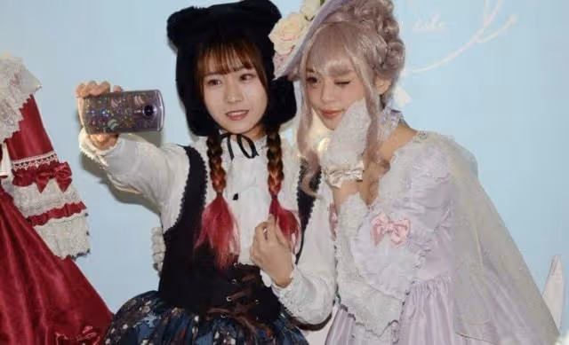 薇婭13億天價罰款震驚全網,被封后更該讓人深思的是這個問題