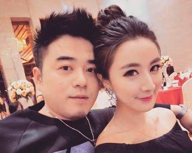薇婭丈夫發「道歉」文,寫明偷稅不關夫妻倆的事,理由有被噁心到