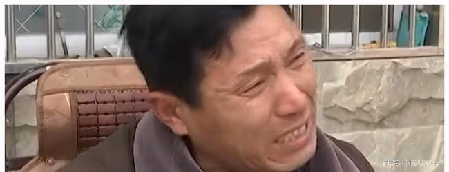 我養兒子養錯了！50歲大叔自打耳光痛哭失聲：敗光200多萬還