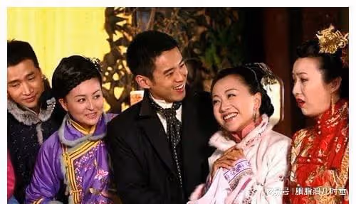 領了結婚證,婆婆拒絕為我們辦婚禮,春節一頓飯,婆婆忙準備