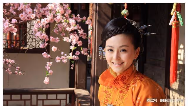 領了結婚證，婆婆拒絕為我們辦婚禮，春節一頓飯，婆婆忙準備