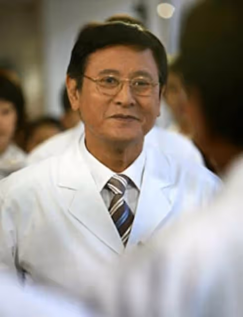 《人魚小姐》雅麗瑩的糟心老爹，曾因有張東健般的帥氣而無名