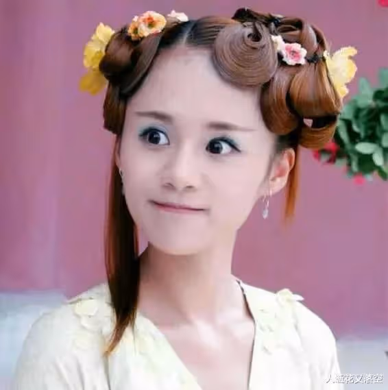 還記得《花千骨》中的糖寶嗎?古靈精怪的她擺脫少女標籤了嗎?