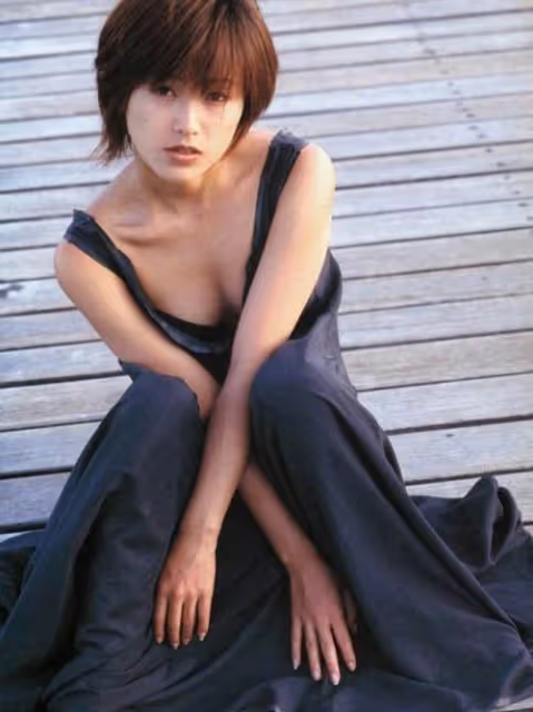 酒井法子,被爆不雅照後,又被稱為「國際乞丐」,無人原諒