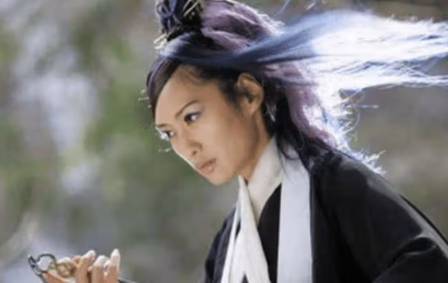 記得《神鵰俠侶》李莫愁?韻味上不減當年風采,52歲活的很瀟灑