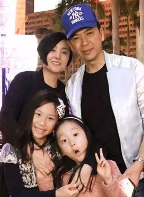 57歲前TVB男星坐街頭吃泡麵,在內地打拚已6年,曾無錢長期租房住