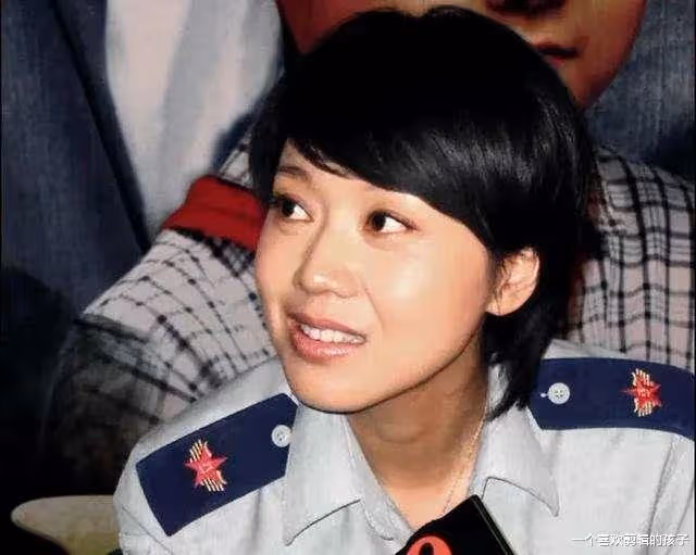 17年前,鄒偉堅決的跟閆妮提出離婚。鄒偉說「房子車子都給你,我只有一個要求」