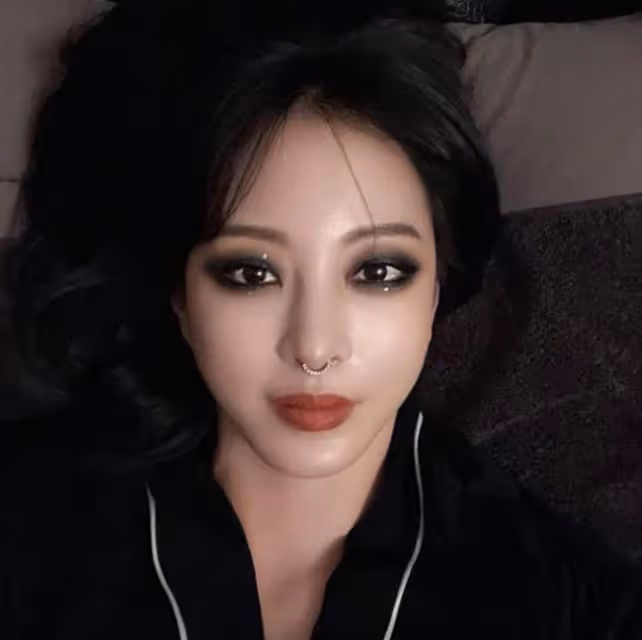 戴上鼻環的韓藝瑟,她只做照亮自己的那一輪明月