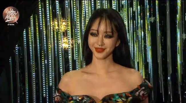 戴上鼻環的韓藝瑟,她只做照亮自己的那一輪明月