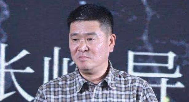 一句話惹得趙本山與央視叫板,被「辭退」的鄒德江,如今過得如何