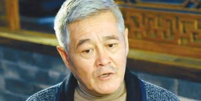 一句話惹得趙本山與央視叫板,被「辭退」的鄒德江,如今過得如何